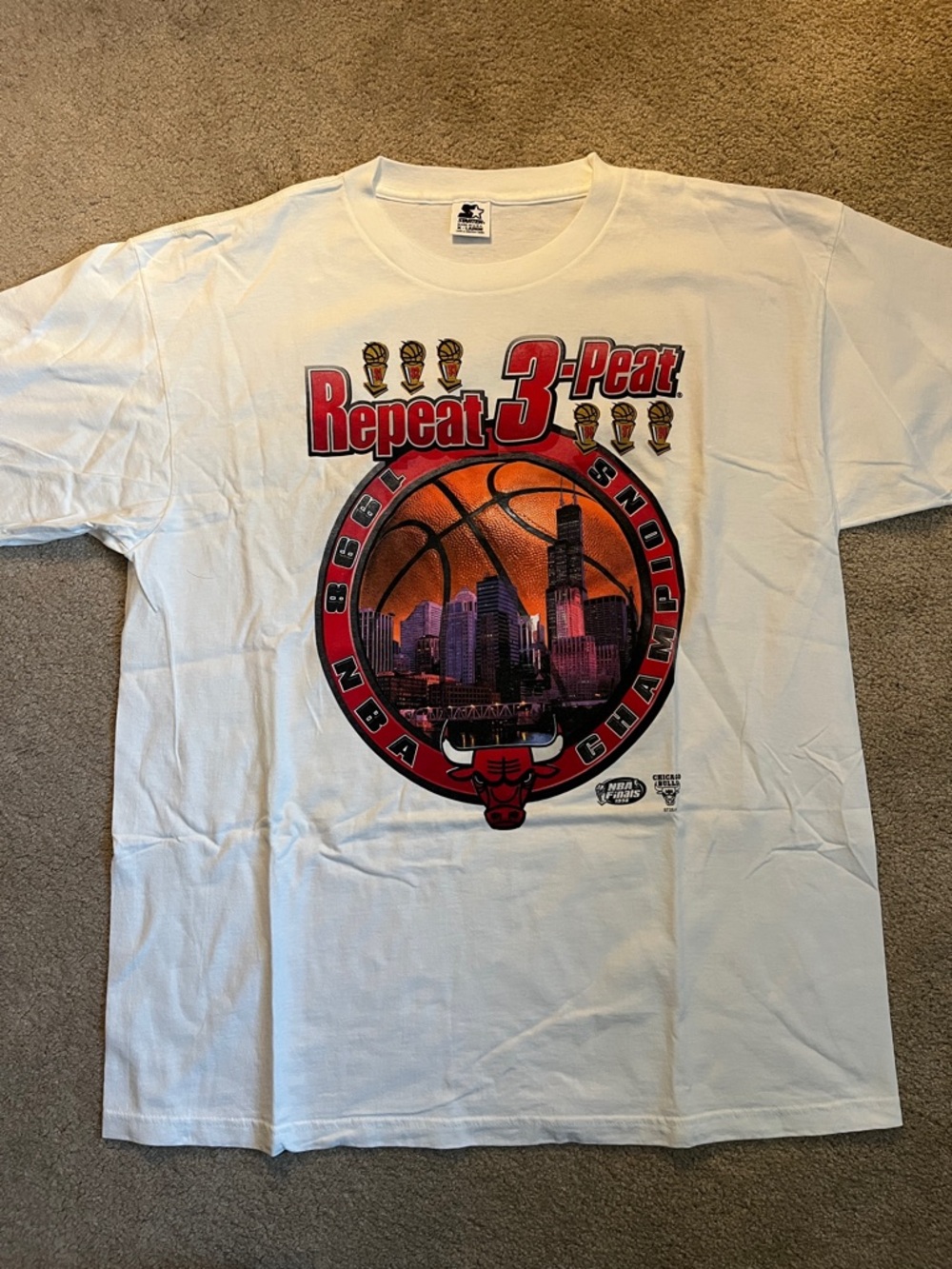 Historic 1998 Chicago Bulls White 'Repeat 3-Peat' NBA Champions Graphic T-Shirt